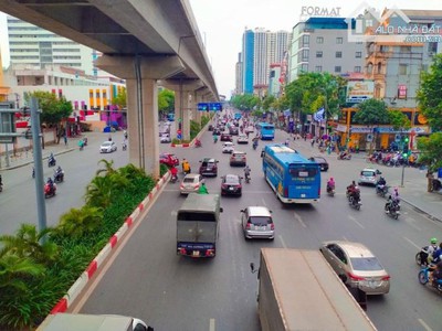Độc quyền cho thuê nhà mặt phố quang trung, 3 tầng x mt 4m, giá chỉ 15 triệu 0