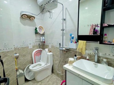 Độc quyền cho thuê nhà mặt phố quang trung, 3 tầng x mt 4m, giá chỉ 15 triệu 3
