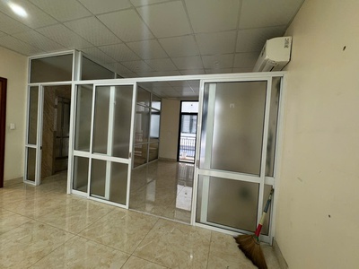 Cho thuê sàn văn phòng tầng 2 80m2 tại Vinhomes Marina 1