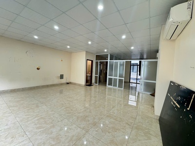 Cho thuê sàn văn phòng tầng 2 80m2 tại Vinhomes Marina 2