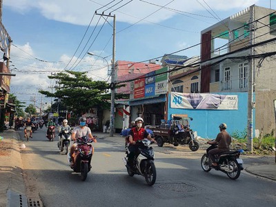 Bán Nhà Mặt Tiền Gần Chợ KCN Lê Minh Xuân 80m2 Giá 1 tỷ 400 5