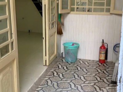 Cho thuê nhà 1 trệt 1 lầu dt 30 m2, 2 wc, máy lạnh giá tốt- đ.số 49, p. hiệp bình chánh 0