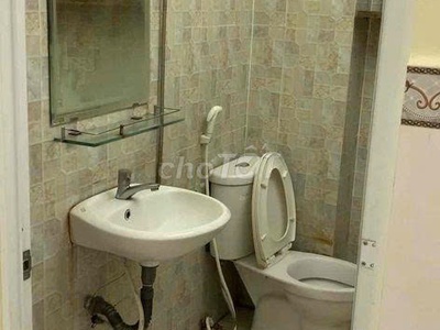 Cho thuê nhà 1 trệt 1 lầu dt 30 m2, 2 wc, máy lạnh giá tốt- đ.số 49, p. hiệp bình chánh 3