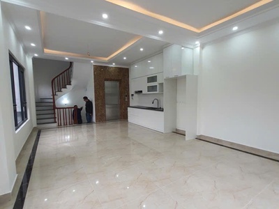 Phan đình giót - 5 tâng - thang máy - ô tô ngủ trong nhà- nhỉnh 13 tỷ 2