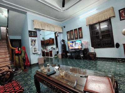 Bán nhà phố nguyễn văn cừ   97m    4 tầng   chỉ hơn 11 tỷ . ô tô tránh 3 bước chân 1