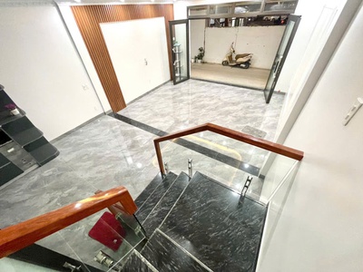 Cho thuê nhà mới 100 phố Văn Cao, 3 p.ngủ  45m2 . 2
