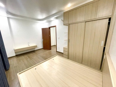Cho thuê nhà mới 100 phố Văn Cao, 3 p.ngủ  45m2 . 3