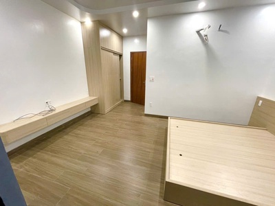Cho thuê nhà mới 100 phố Văn Cao, 3 p.ngủ  45m2 . 6