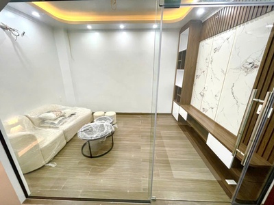 Cho thuê nhà mới 100 phố Văn Cao, 3 p.ngủ  45m2 . 8