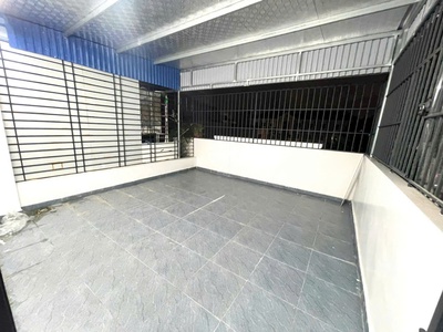 Cho thuê nhà mới 100 phố Văn Cao, 3 p.ngủ  45m2 . 1