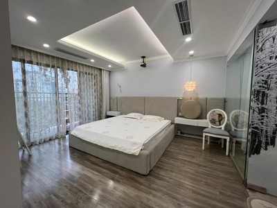 Cho thuê căn hộ cao cấp 130m2-3pn tân hoàng minh 36 hoàng cầu 1