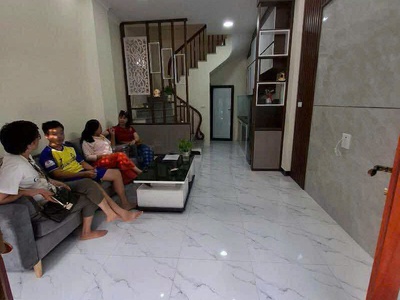 Bán nhà lĩnh nam 32m 5 tầng 4 phòng ngõ thông ô tô vào nhà sổ đỏ 2