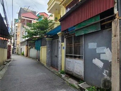Bán mảnh đất giá đầu tư việt hưng 50m,tặng nhà 2 tầng,nở hậu,ngõ thông,gara,hơn 8 tỷ 0