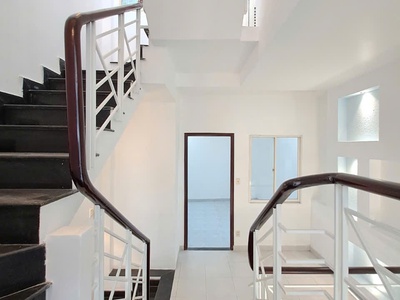 Bán gấp nhà gò dầu tân phú gần chợ tân hương 50m2,hẻm 6m 4tầng nhỉnh 5 tỷ 2