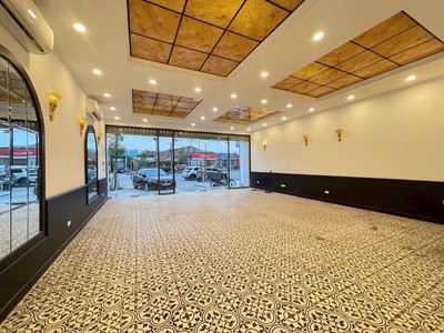 Cho thuê căn nhà 3.5 tầng mặt đường đôi Nguyễn Lương Bằng, TP HD, 217m2, mt 8.1m, KD tốt 0