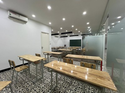 Cho thuê căn nhà 3.5 tầng mặt đường đôi Nguyễn Lương Bằng, TP HD, 217m2, mt 8.1m, KD tốt 3
