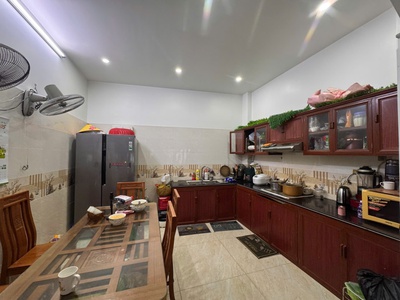 Hiếm Có. Bán nhà Độc lập dân xây đầy tâm huyết. 47m 3 tầng có gara. Đường Đoàn Kết Chợ Lũng.Giá rẻ 3