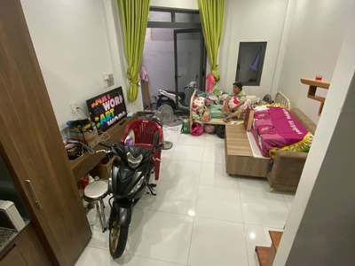 Nhà đẹp 1 trệt 2 lầu đường đông hưng thuận 09 q12 2
