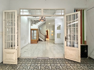 QUÂN 10 - ngang hiếm 5.5m, đúc 4 tấm, vài bước chân ra mặt tiền. 0