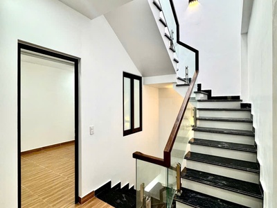 Nhà xây mới chợ cột đèn - lê chân   3,5 tỷ 4