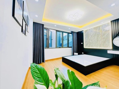 Bán gấp nhà đẹp - lô góc hoàng quốc việt  40m x 5t ô tô-  kd- 9.8 tỷ 1
