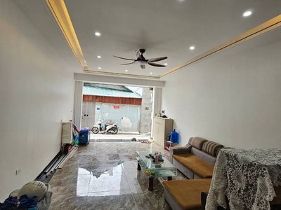 Nhỉnh 11t - nhà 6 t mới tinh- ô tô 7 chỗ vào nhà -kẻ tạnh- long biên 1