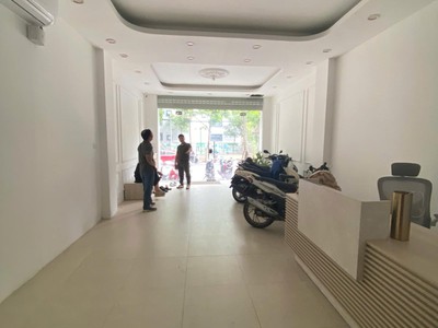 Cho thuê nhà mặt ngõ 10 Nguyễn Văn Huyên - Cầu Giấy. DT 70m2 x 6 tầng Thông sàn - Thang Máy 2