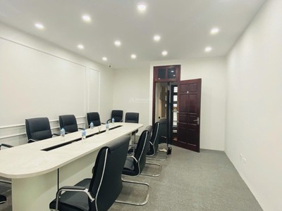 Cho thuê nhà mặt ngõ 10 Nguyễn Văn Huyên - Cầu Giấy. DT 70m2 x 6 tầng Thông sàn - Thang Máy 5