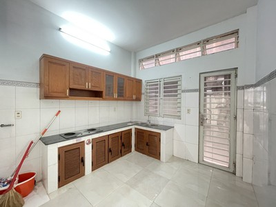 Phạm văn chí - q6 - hẻm xe hơi - 33m2 - 2 tầng 2pn 2wc - chỉ 4.5 tỷ 2