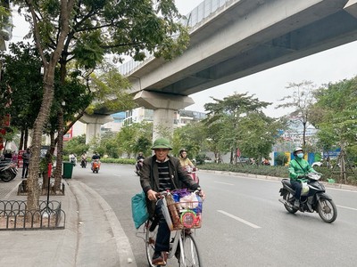 Mặt phố hoàng cầu  7 tầng   kinh doanh   chỉ 42 tỷ 2