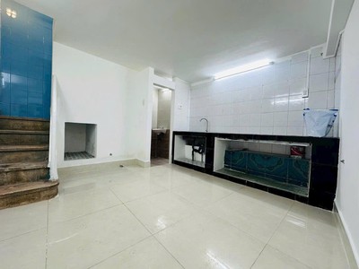 Cc mặt tiền hồng bàng   trệt   lầu   ở và kd   nhỉnh 4 đồng - giá tốt khó tìm   2