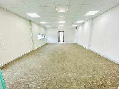 Cho thuê nhà mặt phố 3/2, q.10, 8 tầng, 800 m2, 170tr/tháng 4