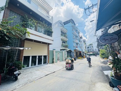 Biệt thự 5 tầng đẹp lung linh   ngang khủng 8m   an dương vương, q.8   105m    giá nhỉnh 13 tỷ 0