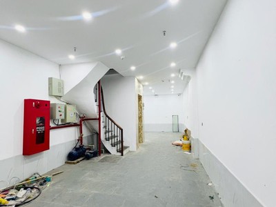 Bán nhà giải phóng   ccmn   ngõ thông   ô tô   thang máy   46m2 - 4m mt - 12.1 tỷ 2