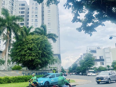 Gần aeon mall- hxh - mặt tiền tương lai - nhà đẹp 3 tầng - 57m giá mềm nhỉnh 5 2