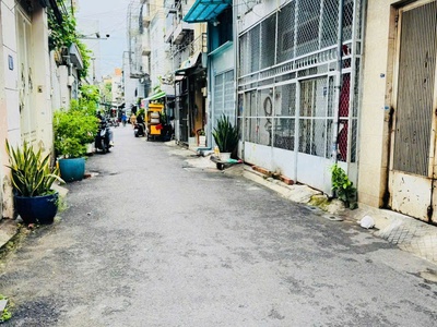 Giáp quận 10   lý thường kiệt   4 tầng   78m2. giảm sâu còn 10.x t.ỷ 4