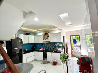 Nhà mới 3 tầng hòa minh, liên chiểu, 500m ra biển, chỉ 4,x tỷ tlcc 0