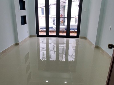 Quận 10 - cách mạng tháng 8   42m    4 tầng. nhỉnh 7 tỷ 0