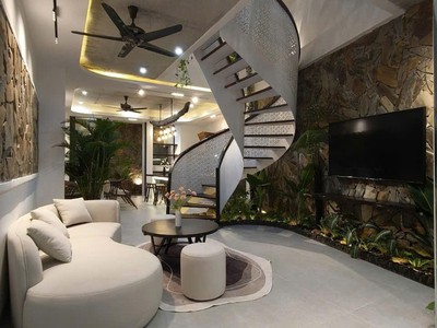 Nhà 3 tầng cực đẹp mặt tiền mỹ khê, sát biển, view công viên, chỉ  tỷ tlcc 3