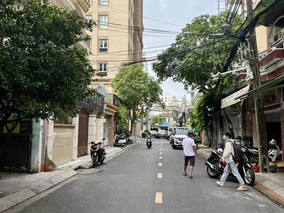 Bán nhà mặt tiền thích minh nguyệt, phường 2, tân bình   8x20,5  nở hậu tài lộc 4
