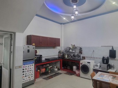 Bán nhà 2 tầng dĩ an,1 sẹc lê hồng phong,đường 2 ô tô,giá đầu tư,nhanh thì còn 1