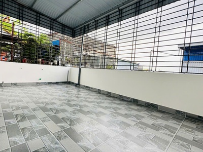 Bán nhà xây mới 50m 4 tầng thiên lôi gần aeon giá 3.35 tỉ ngõ cực nông 4