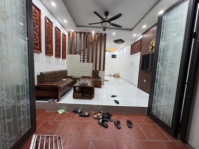 Hàng xóm kđt royal city, gần phố, nhà dân xây, về ở ngay, giá hợp lý 35m chỉ hơn 7 tỷ. 0