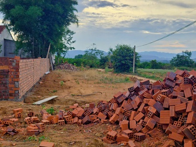 Chính chủ cần bán gấp lô đất siêu đẹp gần trường cấp 3 trần quốc tuấn - thị trấn đắk hà - tỉnh kon 1