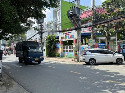 Mặt tiền kinh doanh ao đôi nhựa 12m gần bệnh việ bình tân 100m2,2tầng nhỉnh 8 tỷ 0