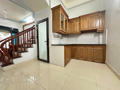 Bán căn nhà 3 tầng ngõ khu Vịt Cỏ Hồ Sen, ph Tân Bình, TP HD, 40m2, 3 ngủ, 2.05 tỷ, trung tâm 1
