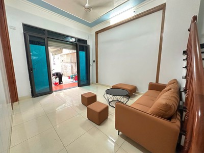 Bán căn nhà 3 tầng ngõ khu Vịt Cỏ Hồ Sen, ph Tân Bình, TP HD, 40m2, 3 ngủ, 2.05 tỷ, trung tâm 3