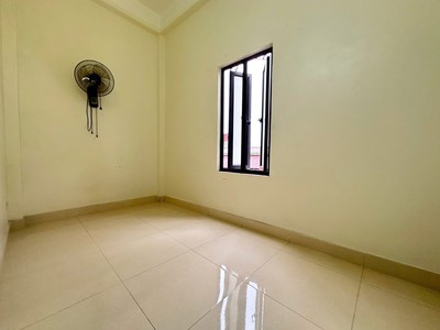 Bán căn nhà 3 tầng ngõ khu Vịt Cỏ Hồ Sen, ph Tân Bình, TP HD, 40m2, 3 ngủ, 2.05 tỷ, trung tâm 4