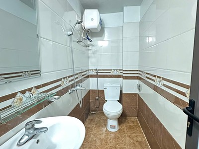 Bán căn nhà 3 tầng ngõ khu Vịt Cỏ Hồ Sen, ph Tân Bình, TP HD, 40m2, 3 ngủ, 2.05 tỷ, trung tâm 6
