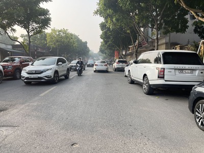 Cần bán 75,2m2 đất mặt phố 111 Lâm Hạ, Bồ Đề - View công viên, hồ điều hòa 2